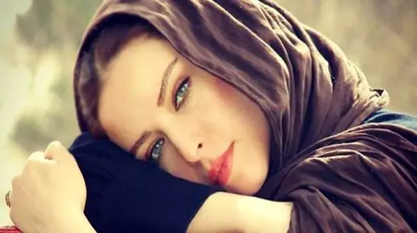 عکس ها / حضور گرم لادن سلیمانی با چوقا و کلاه ایل بختیاری در یک مراسم بین‌المللی + عکس / روایت اقتدار و زیبایی زن ایرانی بر صحنه جشن