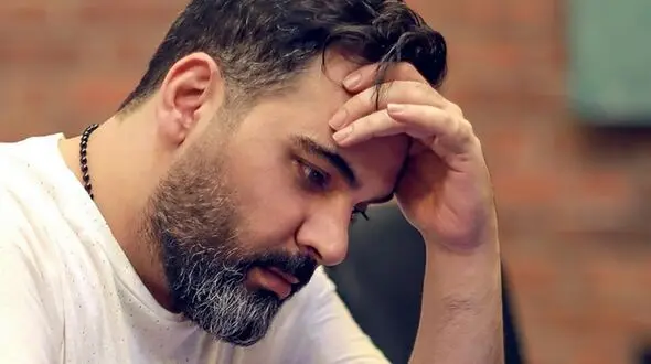 قدردانی از زحمات هلال احمر در روزهای جنگ به سبک احسان علیخانی / آقای مجری : در ترسناکترین روزهای جنگ ...