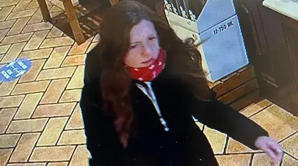 اقدام زننده یک زن در فروشگاه موادغذایی + عکس / آمریکا