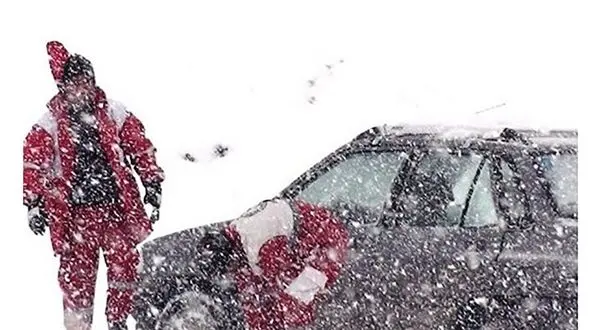 فیلم لحظه بارش برف و اعلام مسدود شدن آزادراه تهران-شمال