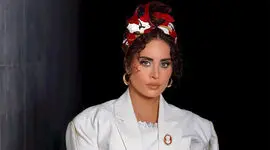 سفر زمان به سال 1396/  الناز شاکردوست را در حال گرفتن سلفی در میلان ایتالیا ببینید