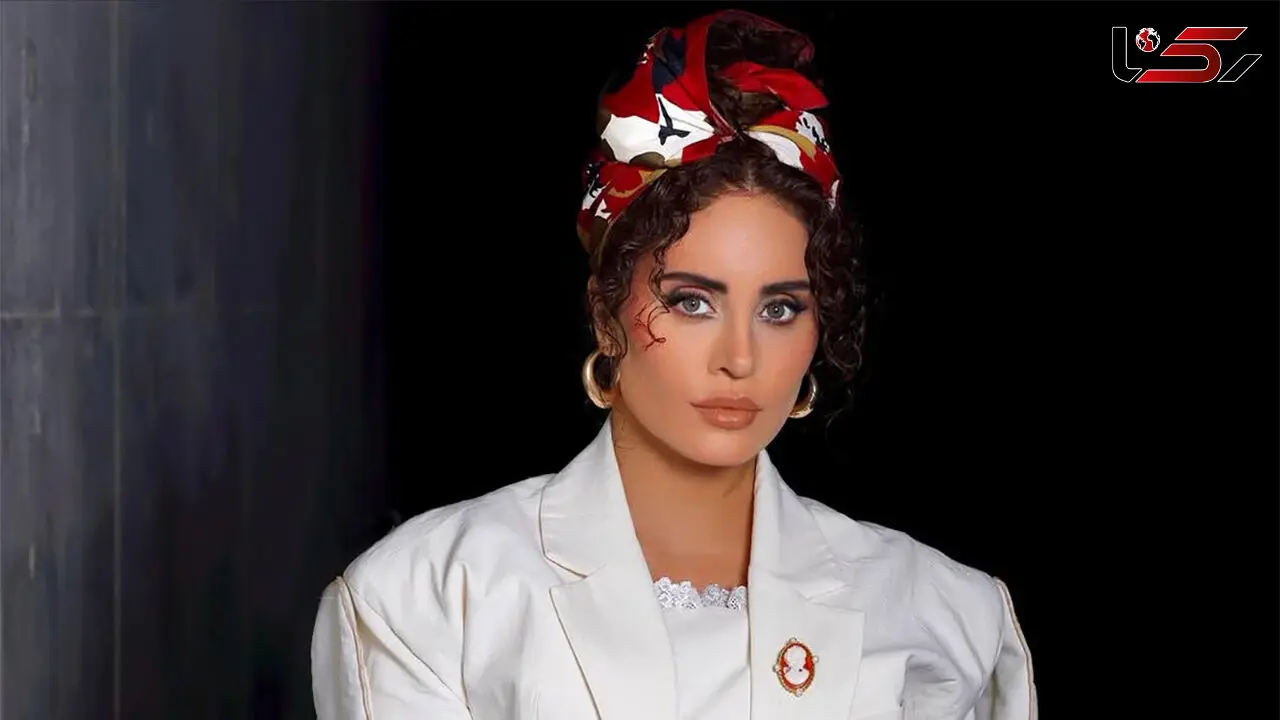 سفر زمان به سال 1396/  الناز شاکردوست را در حال گرفتن سلفی در میلان ایتالیا ببینید
