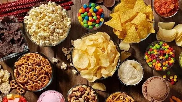 این خوراکی های خوشمزه شما را دچار آلزایمر و اختلال مغزی می کنند