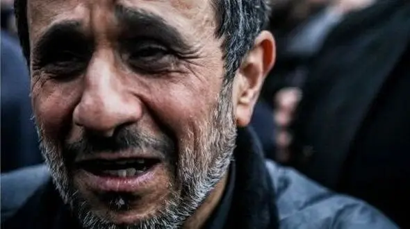 عکس ها / ظاهر غیرمنتظره محمود احمدی‌نژاد در مراسم ختم خواهرش ! / بدون لباس مشکی با صورت تراشیده بین جمعیت مردم و چهره های معروف