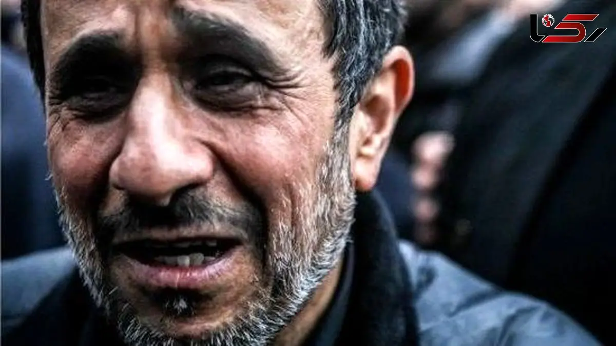 عکس ها / ظاهر غیرمنتظره محمود احمدی‌نژاد در مراسم ختم خواهرش ! / بدون لباس مشکی با صورت تراشیده بین جمعیت مردم و چهره های معروف ...