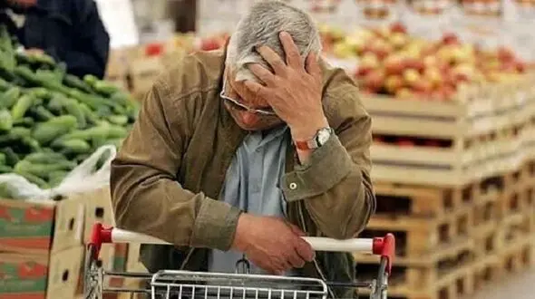 دولت عیدی را به بازنشستگان دولتی ندهد هم هیچ اتفاقی نمی افتد/ کاهش 12 ساله کیفیت زندگی بازنشستگان