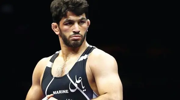 عکس لو رفته از حسن یزدانی در کنار یک خانم !
