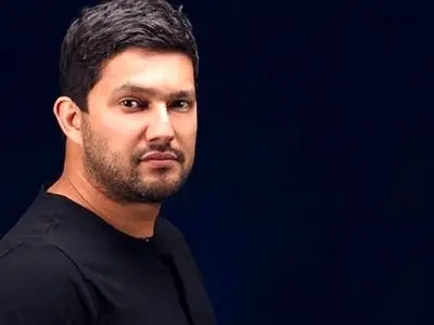 فیلم/ عاشقانه‌ای بی‌همتا از حامد بهداد با زیباترین غزل حافظ که خواب از چشمان آدم میبرد، نظیرش سروده نشده / قرار و خواب ز حافظ طمع مدار ای دوست... صبوری کدام و خواب کجا؟