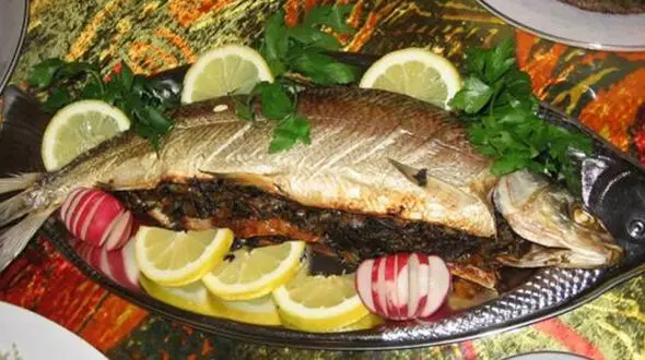 تهیه ماهی صبور با تمر هندی با خوشمزه ترین سبزی پلو