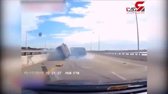 عاقبت لایی کشیدن ناشیانه راننده سواری در یک بزرگراه + فیلم 