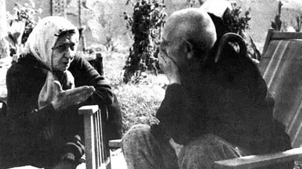 نا گفته های پزشک مصدق در حصر / دلایل درگذشت دکتر مصدق