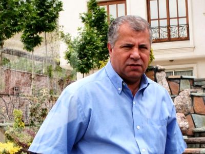 علی پروین: خدا را شکر هرگز غصه بی پولی نخوردم، زمان ما باید خیلی سختی می کشیدی تا دوزار پول به دست بیاوری اما الان فورا می توانی میلیاردر شوی و...
