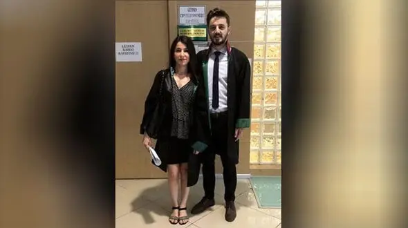اخراج یک قاضی ترک به خاطر پوشش نامناسب یک وکیل زن در دادگاه !+عکس