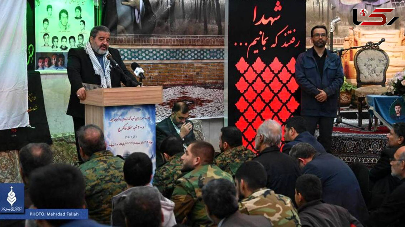 مدافعان انقلاب امثال شهید عجمیان هستند که مقابل علی کریمی می‌ایستد