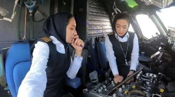 حضور بانوان خلبان در خطوط هواپیمایی کشور + فیلم 