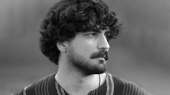 فیلم لحظه سکندری خوردن عرفان طهماسبی در کنسرت تبریز ! / اتفاقی که بخیر گذشت !