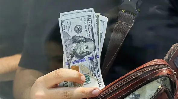 ۳۶ هزار دلاری که پلیس سمنان را در برابر خدا قرار داد ! + جزییات یک پرونده عجیب