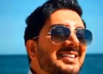 فیلم آواز باشکوه  فرزاد فرزین به نام از تو بهترم مگه داریم/ نگی که نگفتم اگه بری تو دیوونه میشم و من روی تو قفلم نباشی پیشم و عاشق کی شم... + موزیک ویدیو