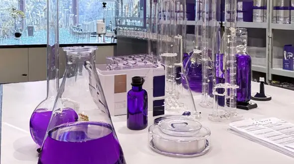 خرید مواد شیمیایی استاندارد در آزمایشگاه‌ها و اهمیت آن