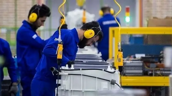 خبر خوش وزیر کار: راه‌حل دولت برای قطع بیمه کارگران