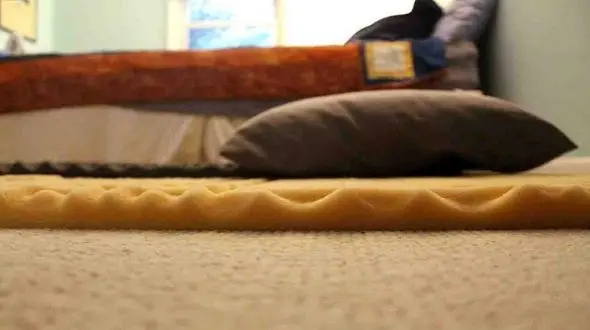 چرا ژاپنی‌ها روی زمین می‌خوابند و این کار چه فوایدی دارد؟
