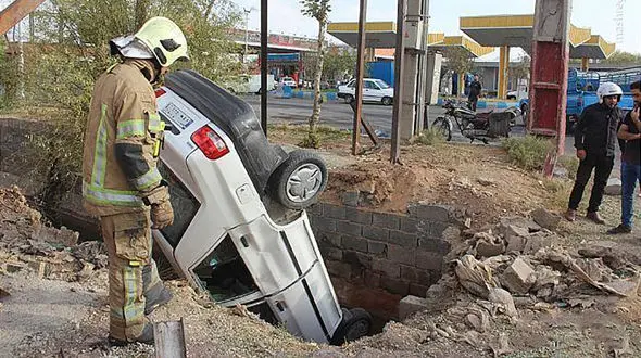 مرگ هولناک مادر یزدی کنار فرزند 5 ساله اش / پراید از بالای پل سقوط کرد