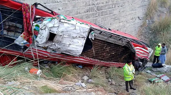 فاجعه در کاروان عروس و داماد بدشانس / مرگ 15 میهمان و زخمی شدن 60 نفر