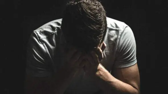 ارتباط پنهانی زن مشاور با همکارش / درخواست طلاق به بهانه ندادن نقفه برایم ارسال کرد