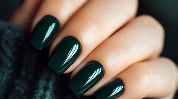 لاک‌ های ناخن با رنگ‌ های خاص و ترند 2025