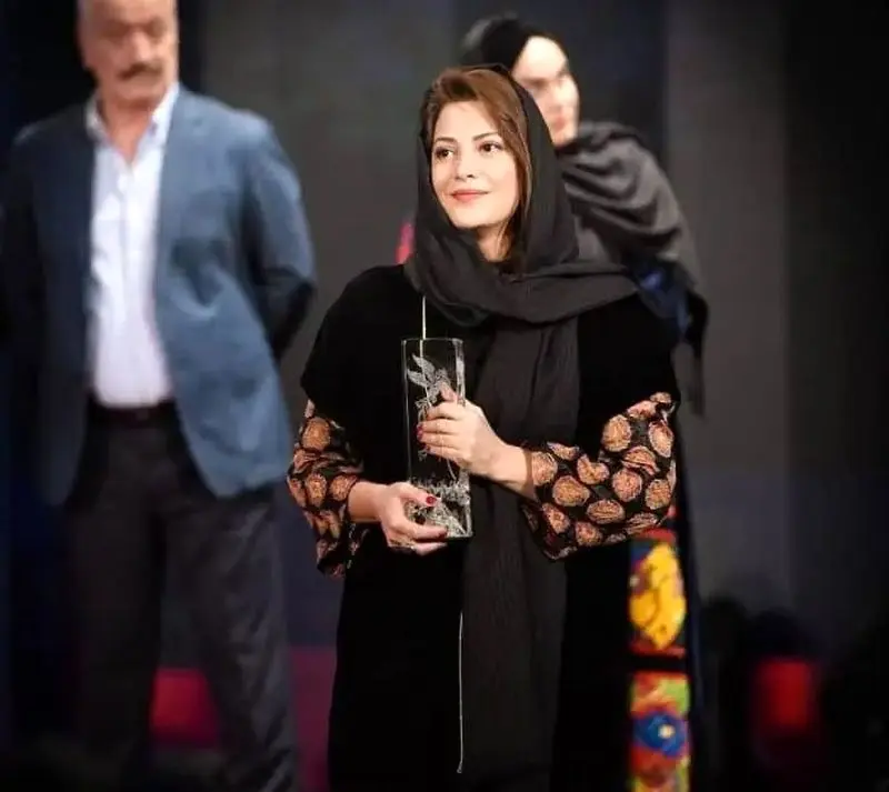 طناز طباطبایی