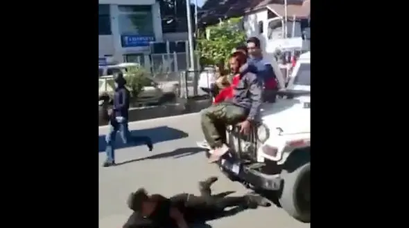 فیلم لحظه زیرگرفتن عزاداران توسط پلیس ! / فاجعه