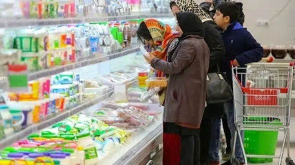 دلار 34 هزار تومانی و رشد قیمت غذا، دارو و زندگی در ایران/ خطر افزایش جرایم خرد