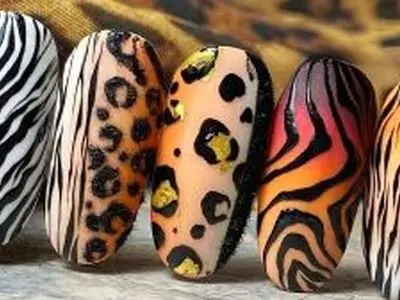 لاک ناخن پلنگی با چه رنگ‌ هایی جذاب‌ تر می‌ شود؟ + ایده‌ های جدید