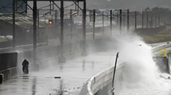 توفان 2 ساعت دیگر اردبیل را درمی نوردد