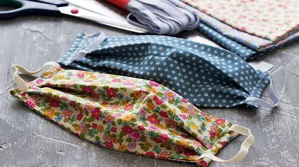 این ماسک پارچه‌ای با نور خورشید ضدعفونی می‌شود