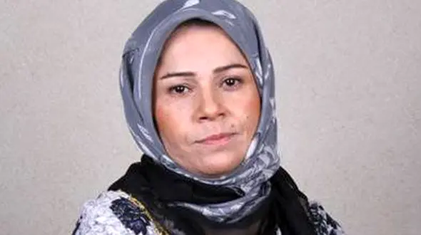 عکس / رونمایی از دختر زیبای  ساقی زینتی خدمتکار بدجنس سریال پس از باران ... / چقدر با مادرش فرق دارد ...