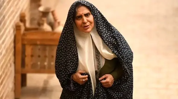 تصاویری از مرجانه گلچین در نقش "دایه" بامداد خمار؛ گریم سنتی بازیگر  ...