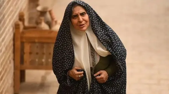 تصاویری از مرجانه گلچین در نقش "دایه" بامداد خمار؛ گریم سنتی بازیگر  ...