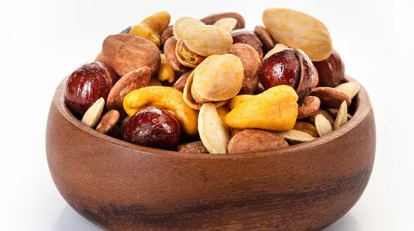 آجیل های مناسب برای چاقی صورت کدامند؟