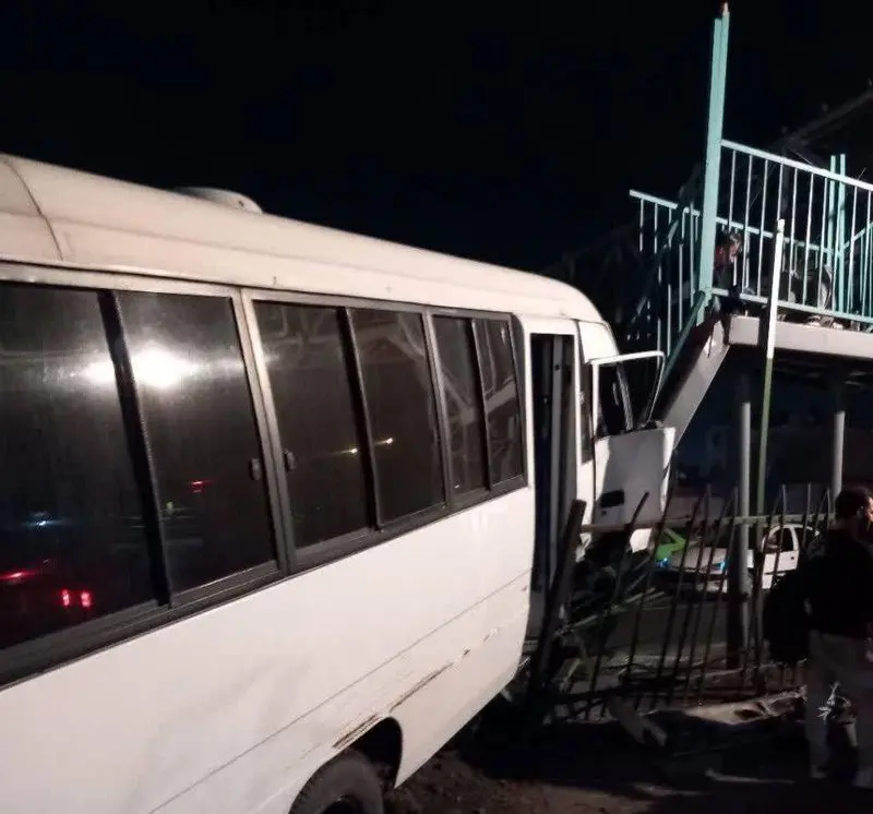 تصادف مینی بوس