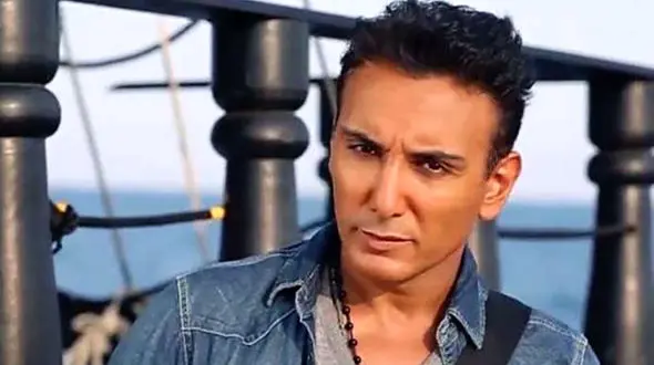 دانلود آهنگ باشکوه شادمهر عقیلی به نام نگاه نکن به خنده هام حالم بده / کجایی آواره کوچه ها شدم