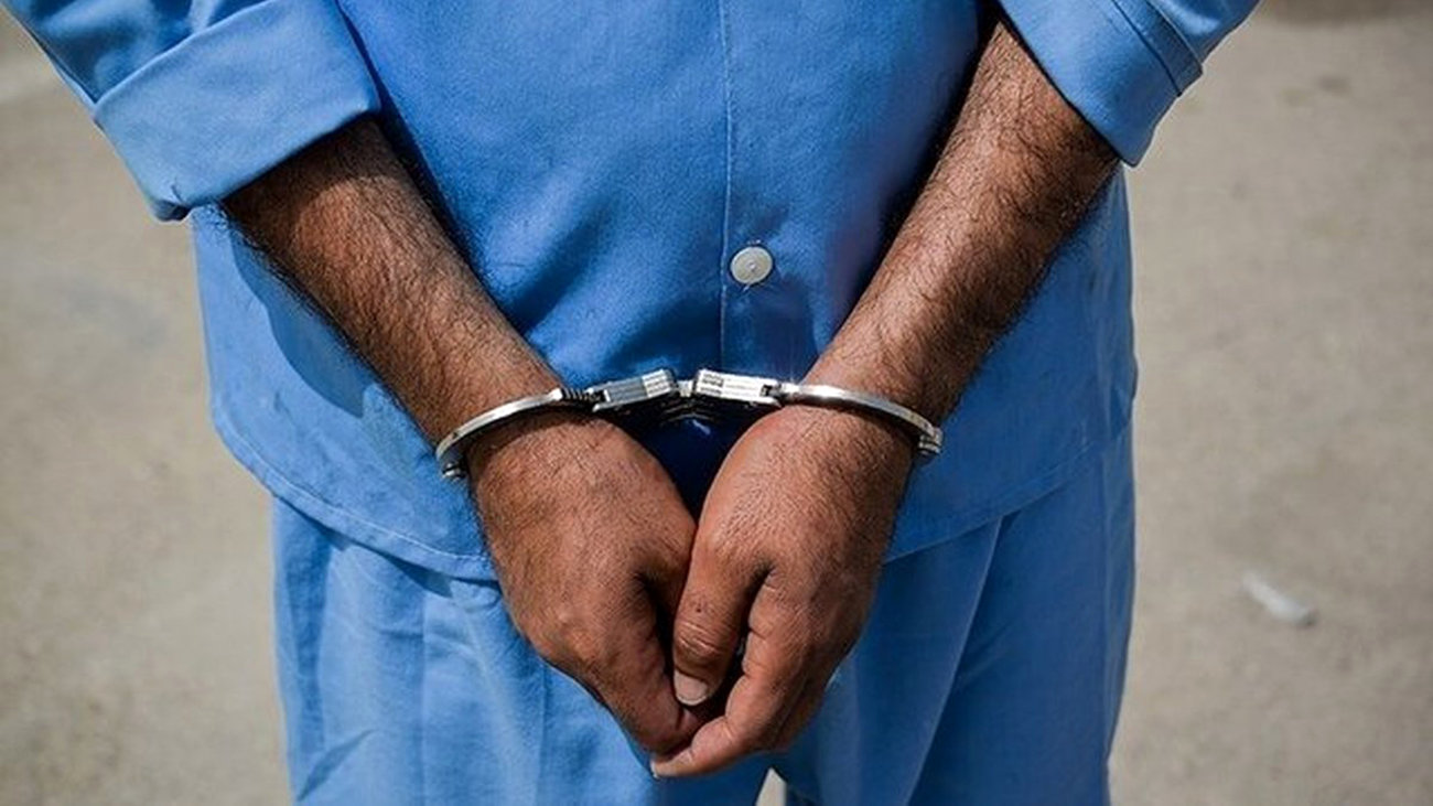 عامل توزیع مشروبات الکلی و دخانیات قاچاق در مهرشهر دستگیر شد