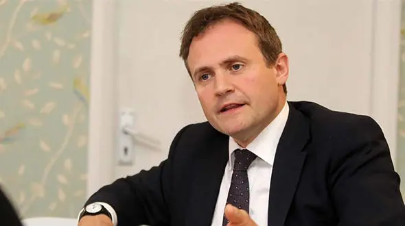  قانونگذار ارشد انگلیس تحریم های ایران را خواستار شد