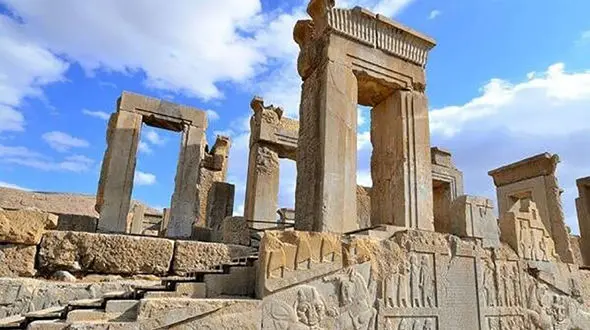 فیلم دیده نشده از سیل در تخت جمشید / چگونه مهار شد؟!