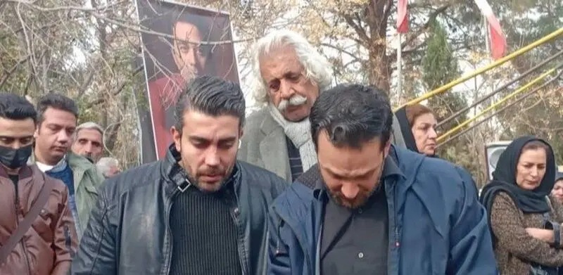 بازیگران و هنرمندان ایرانی در مراسم خاکسپاری حمید طالقانی