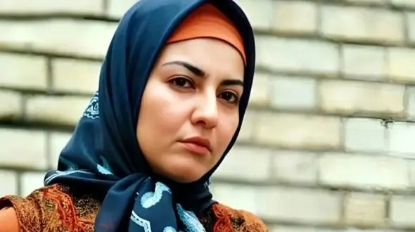 سفر در زمان / چهره جدید «دختر بزرگ آقا ماشاالله» سریال خانه به دوش در 51 سالگی / عکس با شوهر دومش
