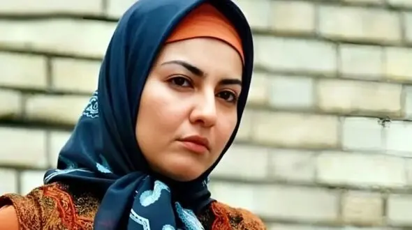 سفر در زمان / چهره جدید «دختر بزرگ آقا ماشاالله» سریال خانه به دوش در 51 سالگی / عکس با شوهر دومش