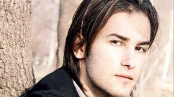 دانلود آهنگ مهدی احمدوند به نام وقتی از غمام پرم / با رفتنت نشون بده سهم من از زندگی چیه 