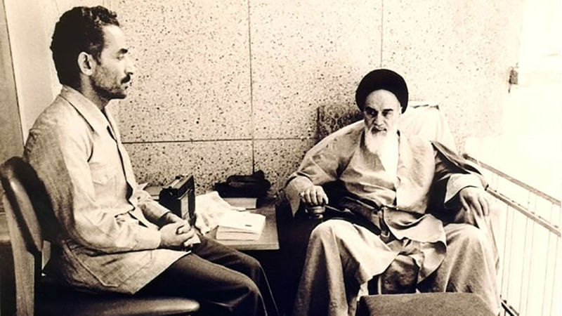 محمدعلی رجایی ۱۰ روز بعد از پیروزی در دومین انتخابات ریاست جمهوری ایران به حسینیه جماران رفت و نزد امام خمینی قسم خورد
