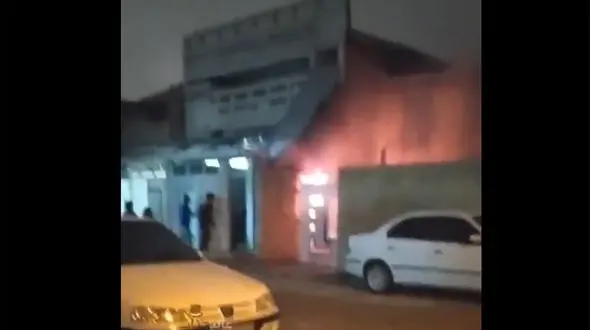 ببینید / تصاویر ترسناک از انفجار و آتش‌سوزی به دلیل اتصالی برق در یک خانه